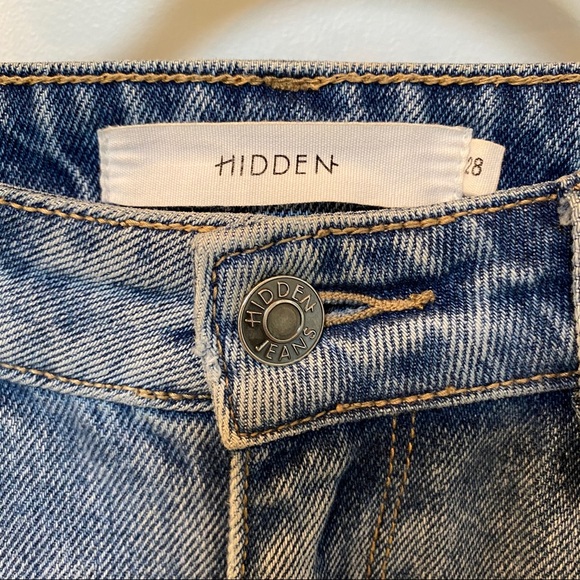 Cropped jeans• tie detail at bottom - Picture 5 of 6